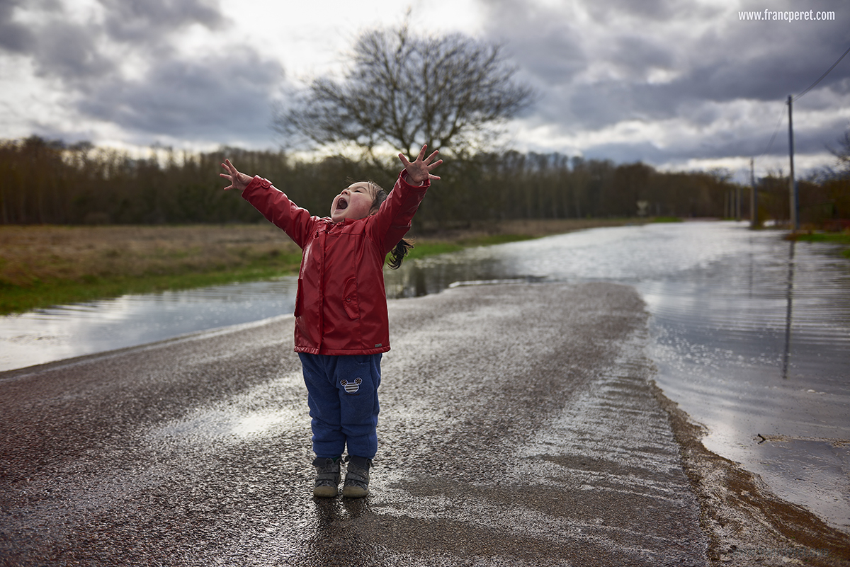 Shouting Apolline (against heavy clouds ready to poor)